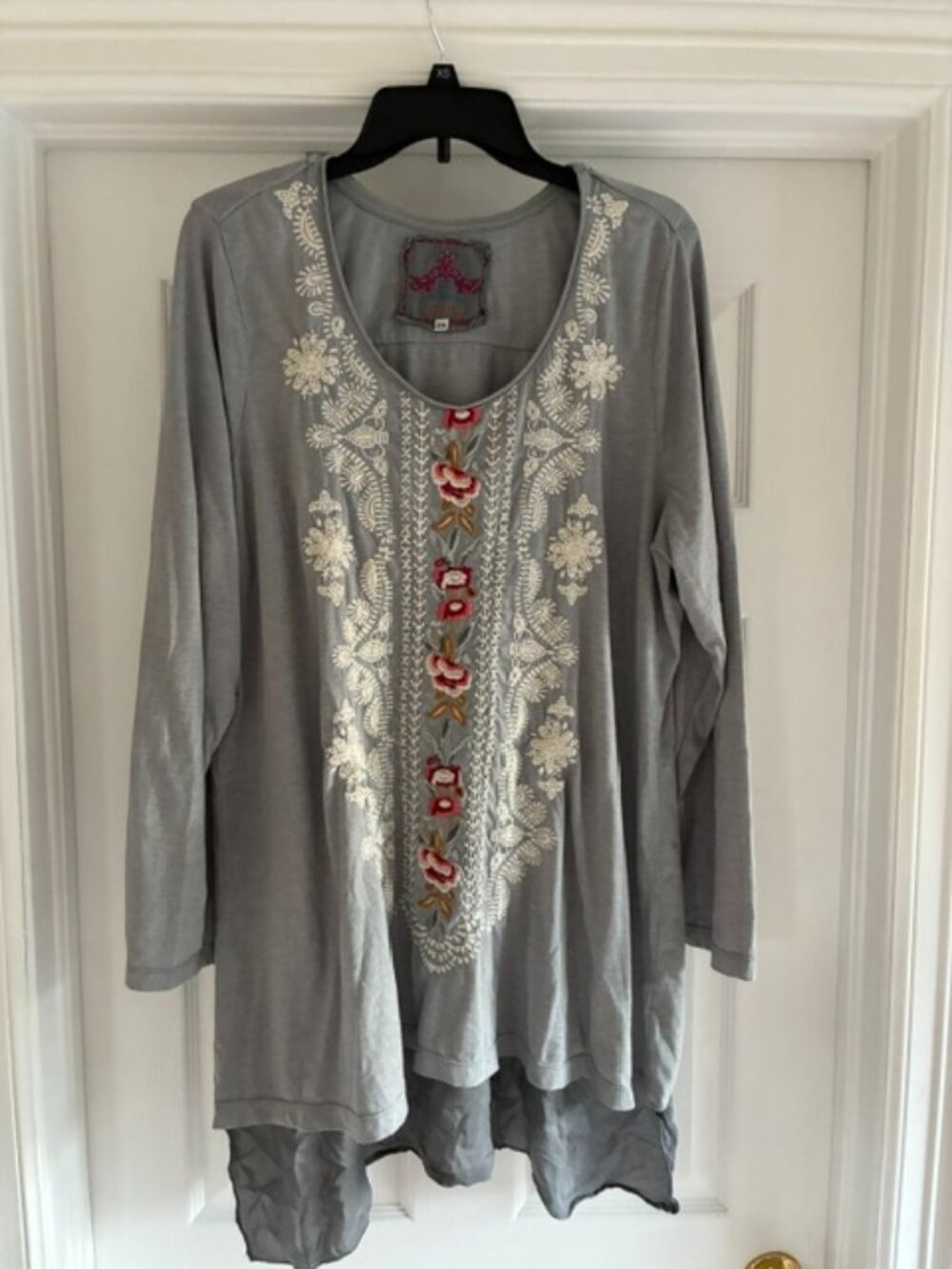 Johnny Was gray embroidered tunic, size 2X